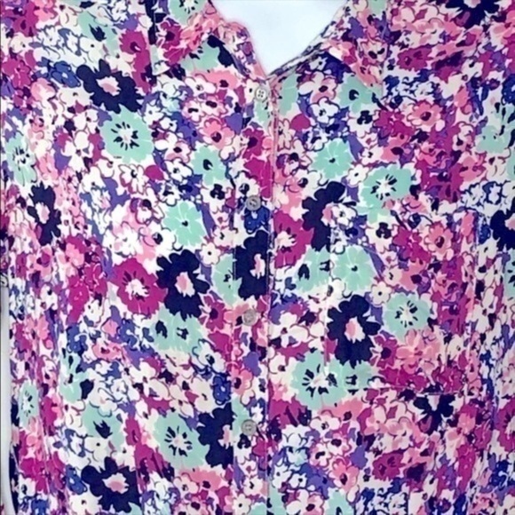 TWO by VINCE CAMUTO floral button front tie top - Picture 5 of 7
